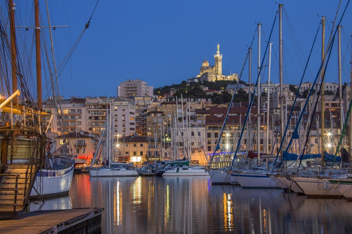 Chez Vero - D'hote Privee - Proche Cassis Ste Baume Marseille Le Castelet Agora - Parking Clos - Bed & Breakfast 2*